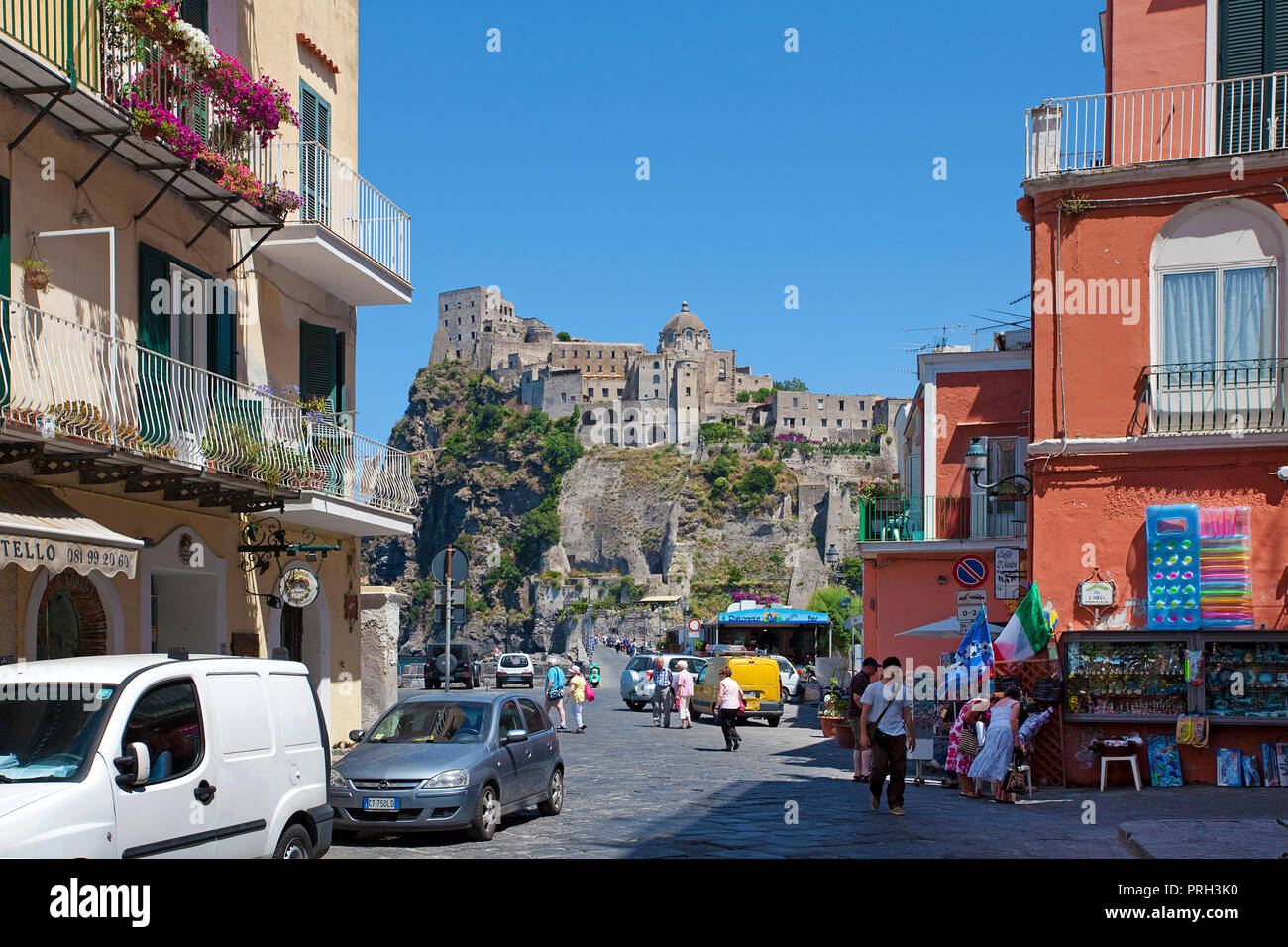 Vista dalla città vecchia di Borgo di Celsaon Castello Aragonese a Ischia Ponte Ischia Island, Golfo di Neapel, Campania, Italia Foto Stock
