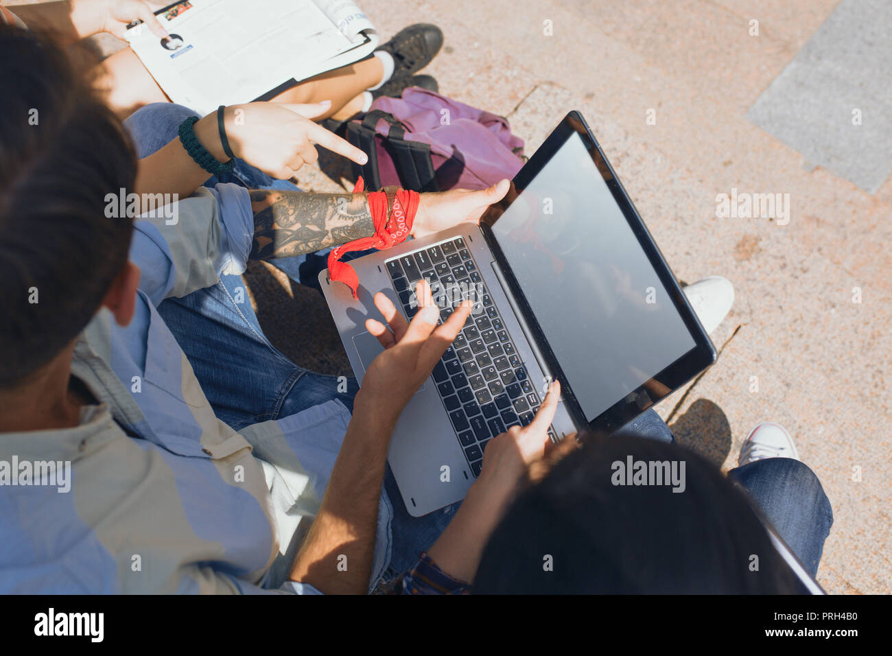 Chiudi visualizzazione schermo di computer portatile Foto Stock