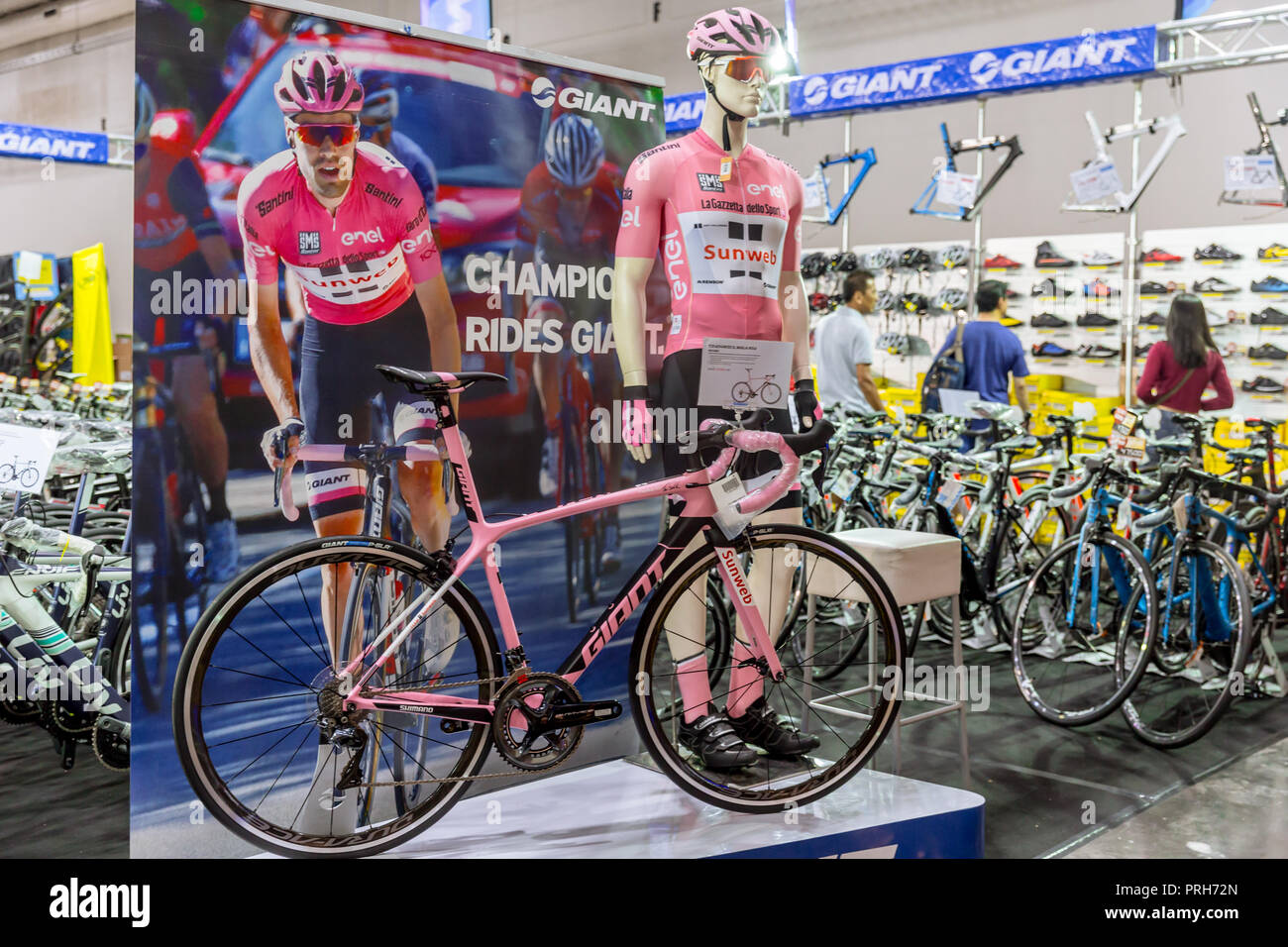 Taiwan gigante più grande del mondo di produttore di biciclette bicicletta  da strada in vendita in International Bangkok Bike 2018 Bike Expo fiera in  thailandia.Bangkok, Tailandia 6 Foto stock - Alamy