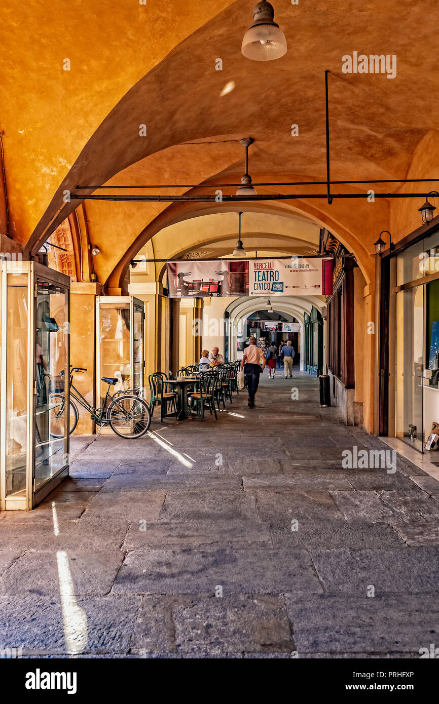 Italia Piemonte Vercelli Piazza Cavour arcade Foto Stock