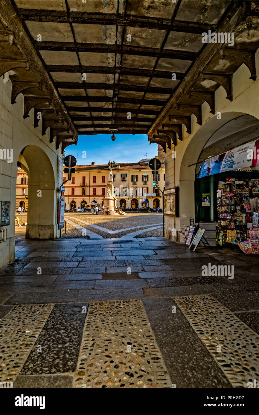 Italia Piemonte Vercelli scorcio di Piazza Cavour Foto Stock