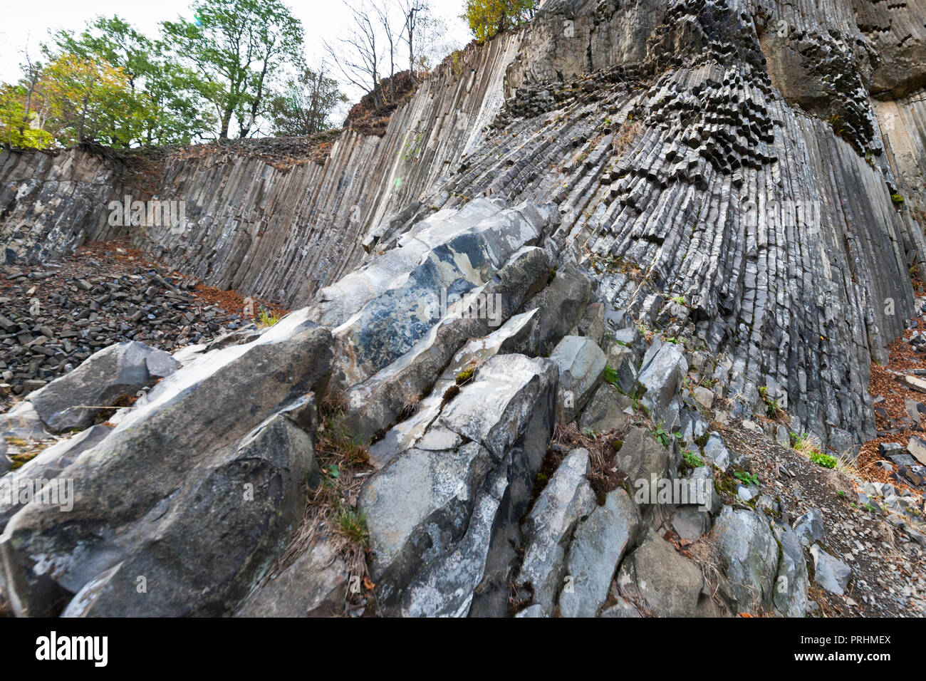 Národní přírodní památka Zlatý vrch, národni park České Švýcarsko, Česká republika / culturale nazionale landmark Zlaty vrch, Jetrichovice regione, Czec Foto Stock