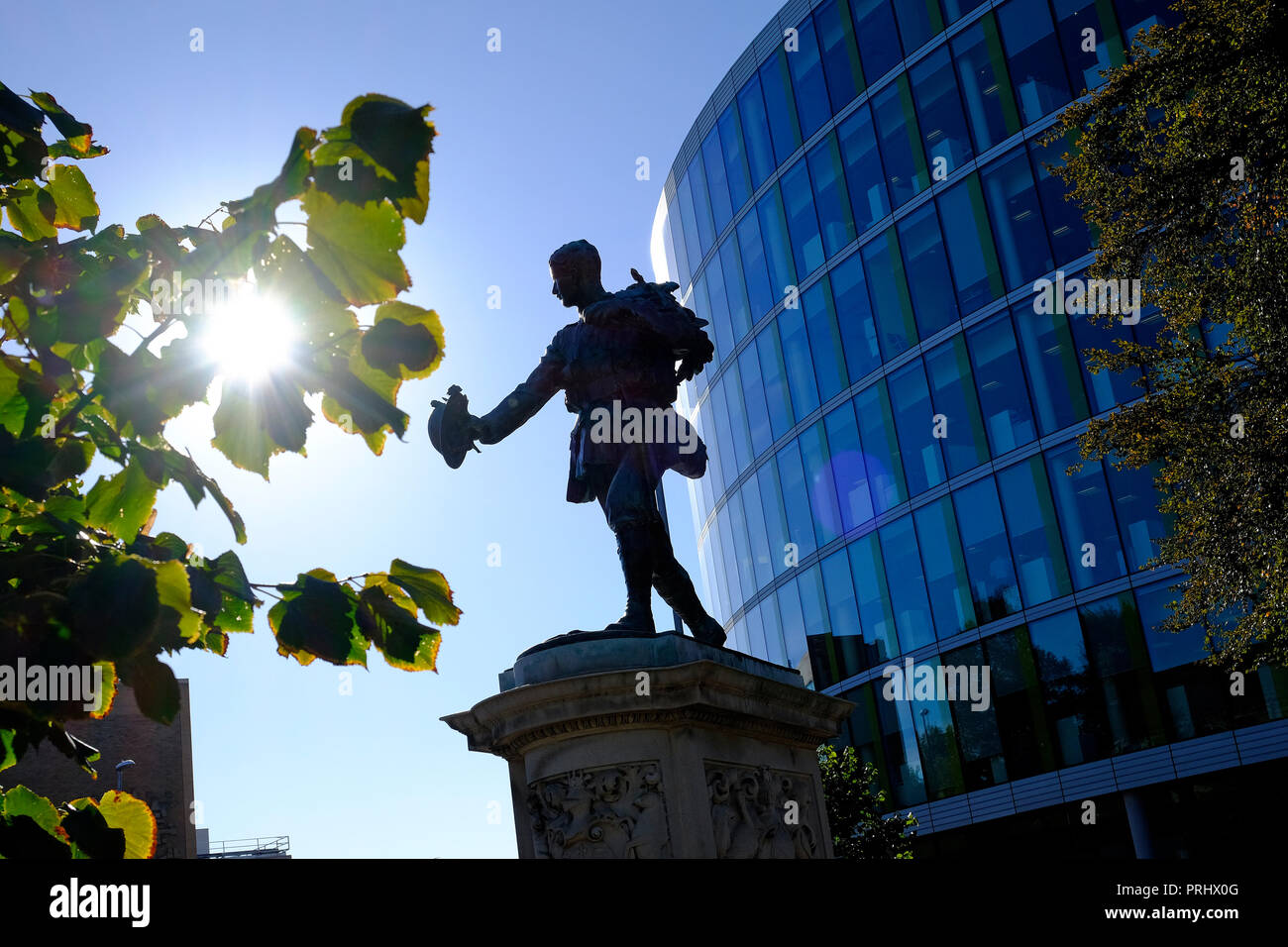 Commemorative Memoriale di guerra statua al di fuori del giardino botanico, Cambridge, Inghilterra Foto Stock