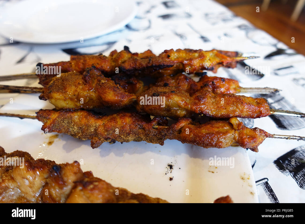 Spiedini di agnello su spiedini Foto Stock