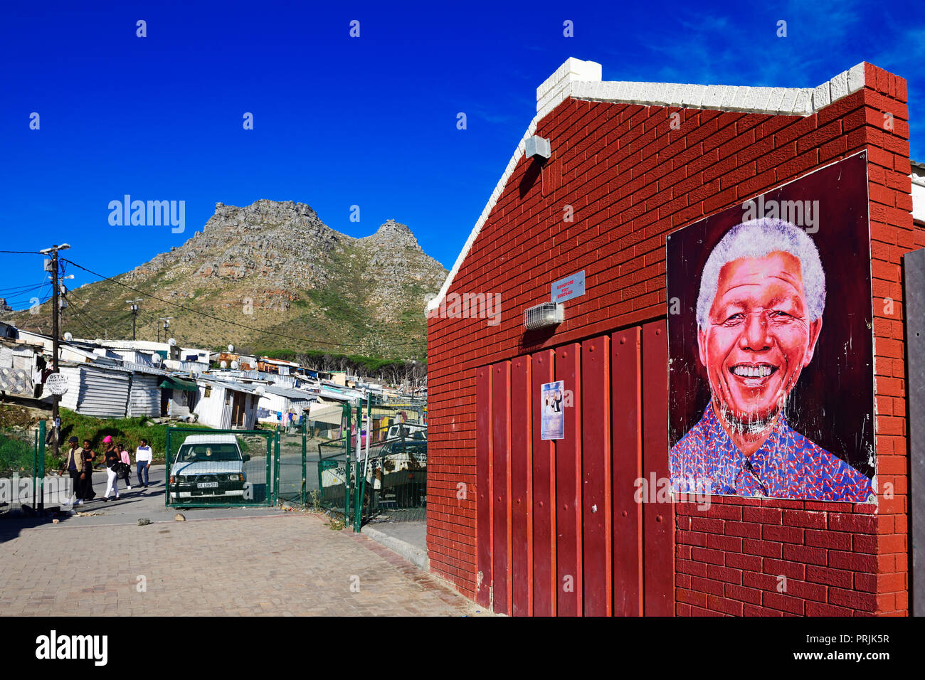 Nelson Mandela ritratto su una parete di Imizamo Yethu township, Hout Bay, Città del Capo, Western Cape, Sud Africa Foto Stock