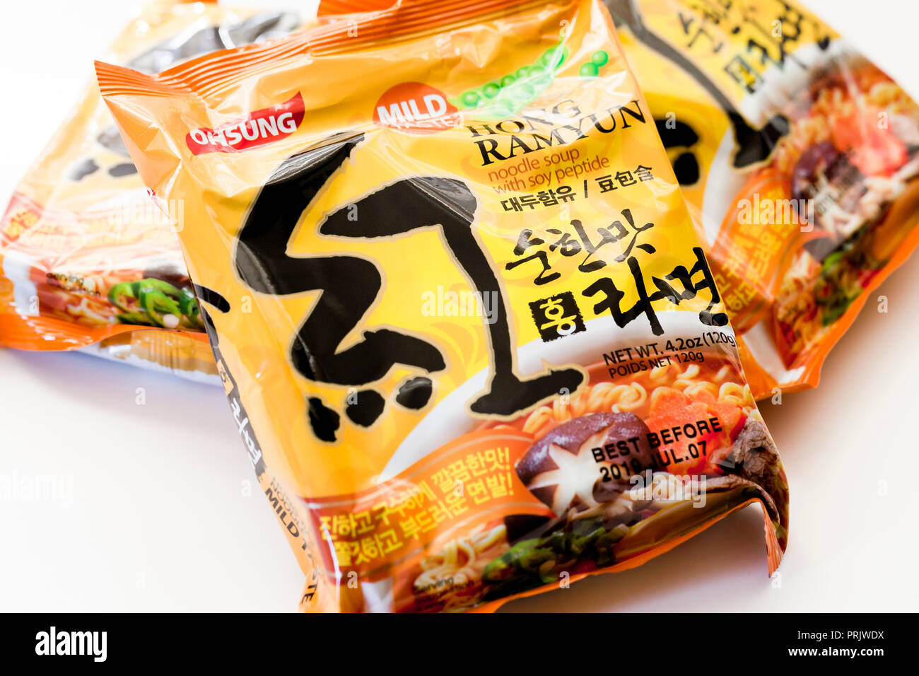 Il coreano di spaghetti ramen package Foto Stock