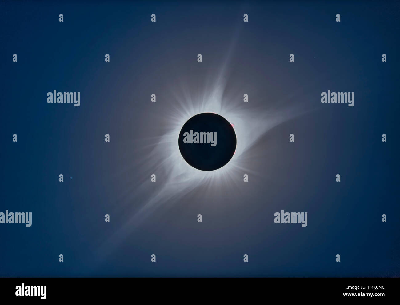 Un composito di Agosto 21, 2017 eclisse solare totale assemblati usando il programma HDR Photomatix Pro v6. Il composito è da 11 esposizioni, dal 1 Foto Stock