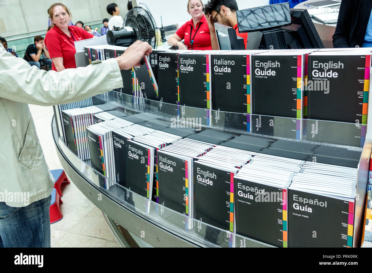 London England,UK,Bloomsbury,The British Museum,human culture history,interior Inside,information desk,gallery guide,brochure cartelle Foto Stock
