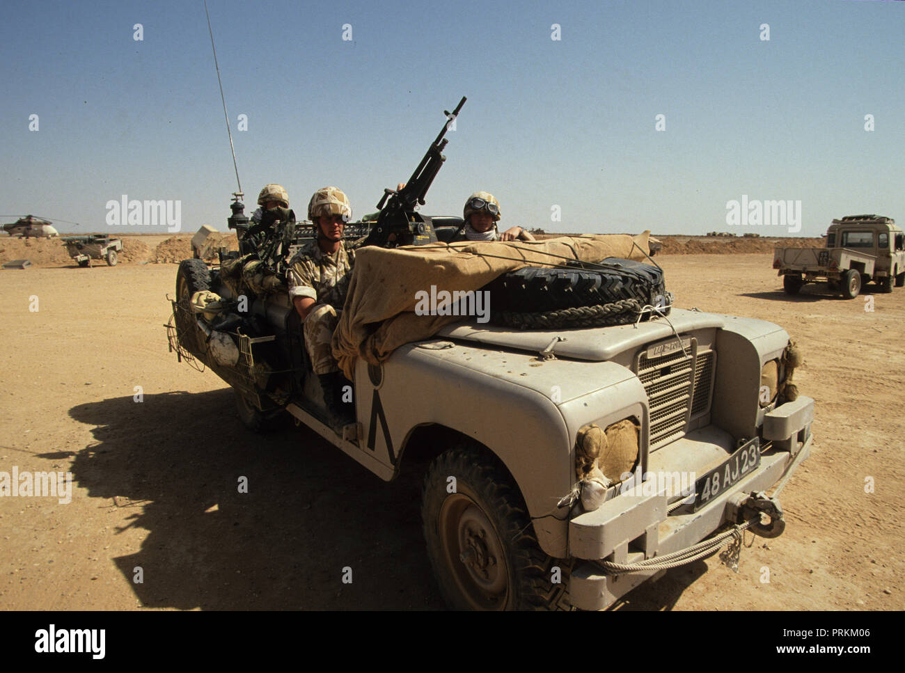 Un Landrover utilizzati dalle forze britanniche durante la prima guerra del Golfo fotografia di Dennis Brack bb24 Foto Stock