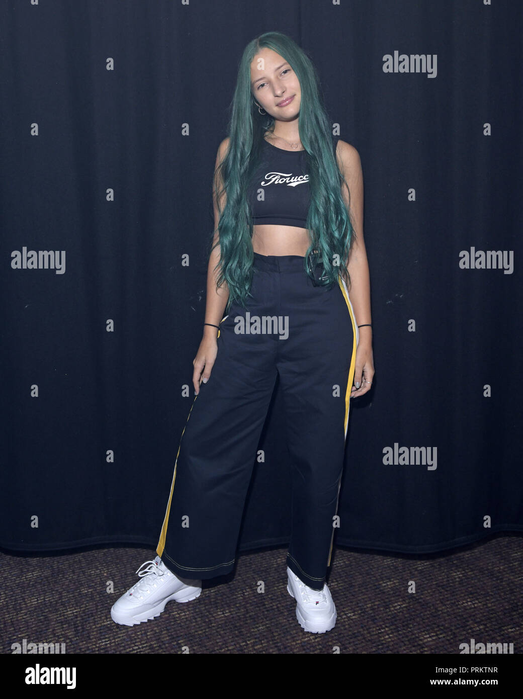 Au/Ra peforming live sul palco di G-A-Y a Londra. Au/Ra è firmato per RCA Records UK. Nato a Ibiza, ella ha parlato inizialmente il catalano come pure tedesco, con l'inglese come la sua terza lingua. È in parte questa ricchezza linguistica e culturale che dà la possibilità, a soli 16, per scrivere luccicante alternativa pop canzoni che può parlare a chiunque. Il suo debutto canzoni "Panic Room (ft Camelphat)" "Concrete Jungle' e 'calci' hanno mezzo miliardo di flussi combinati in tutto il mondo. Dotato di: Au/Ra, Jamie Lou Stenzel dove: Londra, Regno Unito quando: 02 set 2018 Credit: Chris Jepson/WENN.com Foto Stock