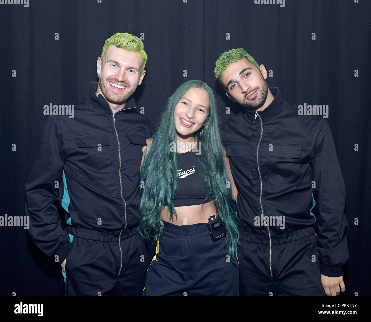 Au/Ra peforming live sul palco di G-A-Y a Londra. Au/Ra è firmato per RCA Records UK. Nato a Ibiza, ella ha parlato inizialmente il catalano come pure tedesco, con l'inglese come la sua terza lingua. È in parte questa ricchezza linguistica e culturale che dà la possibilità, a soli 16, per scrivere luccicante alternativa pop canzoni che può parlare a chiunque. Il suo debutto canzoni "Panic Room (ft Camelphat)" "Concrete Jungle' e 'calci' hanno mezzo miliardo di flussi combinati in tutto il mondo. Dotato di: Au/Ra, Jamie Lou Stenzel dove: Londra, Regno Unito quando: 02 set 2018 Credit: Chris Jepson/WENN.com Foto Stock