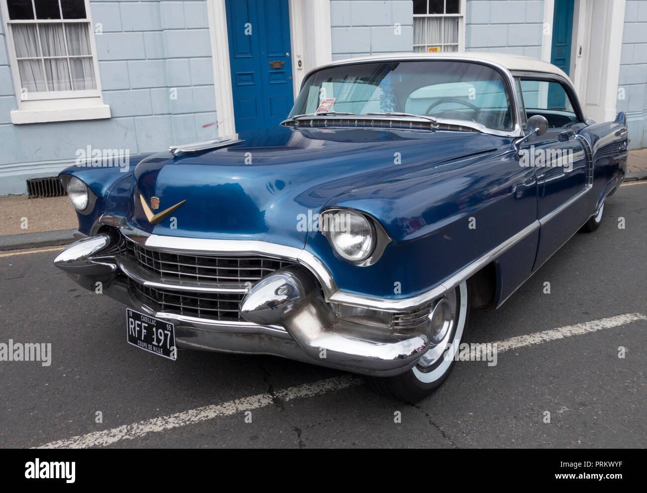 Blue 1955 Cadillac Coupe de Ville. Foto Stock