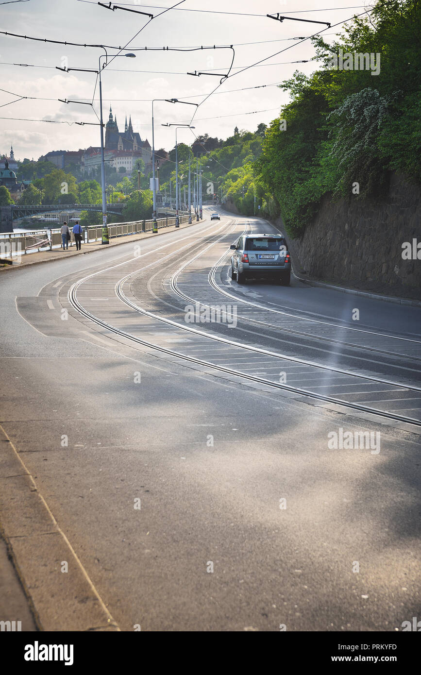 Strada vuota a Praga Foto Stock