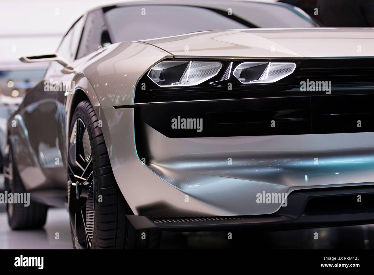 Retrò concept car Peugeot e-leggenda durante la seconda giornata internazionale di Parigi al Motorshow il Mercoledì, 3 ottobre 2018 a Parigi, Francia. (CTK Phot Foto Stock