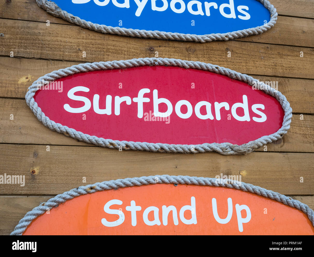 Riflettere il mondo del surf, e attività di navigazione / lifestyle a Newquay, Cornwall. Home di Boardmasters Festival. Foto Stock