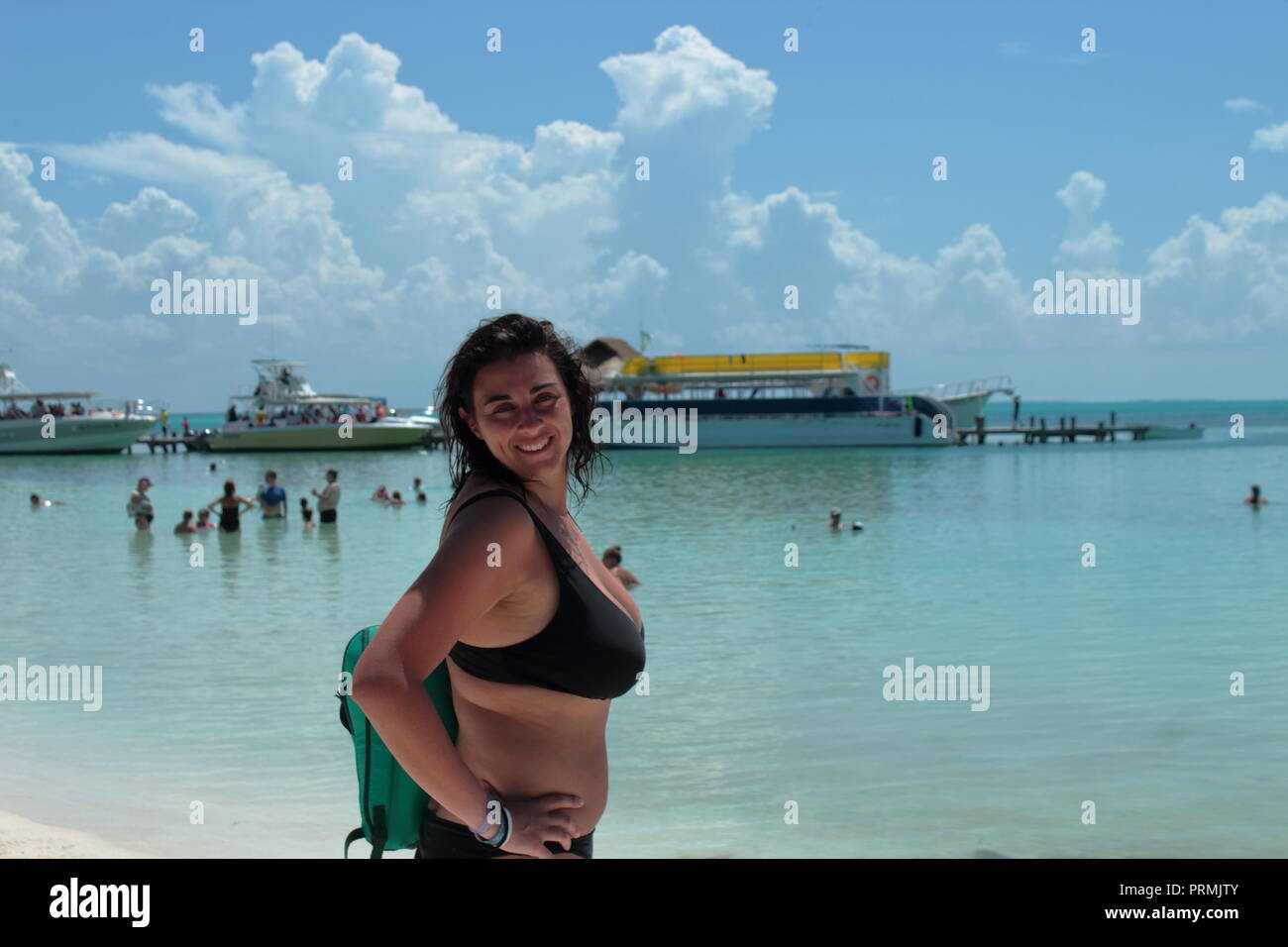 I turisti che visitano la Isla Contoy in Messico protetta fin dal 1961, ora di proprietà di il messicano del governo federale e il suo accesso è limitato a 200 visitatore Foto Stock