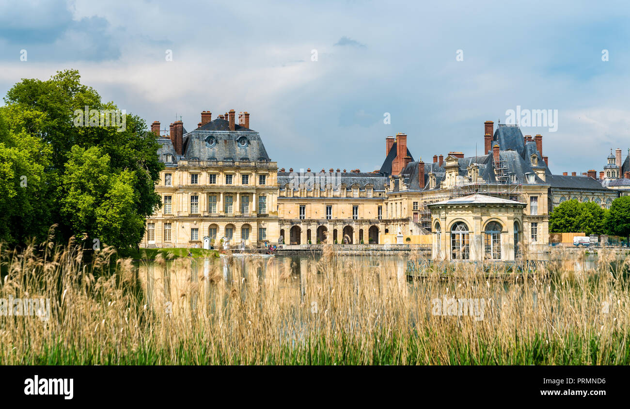 Chateau de Fontainebleau, uno dei più grandi francese palazzi reali. Foto Stock