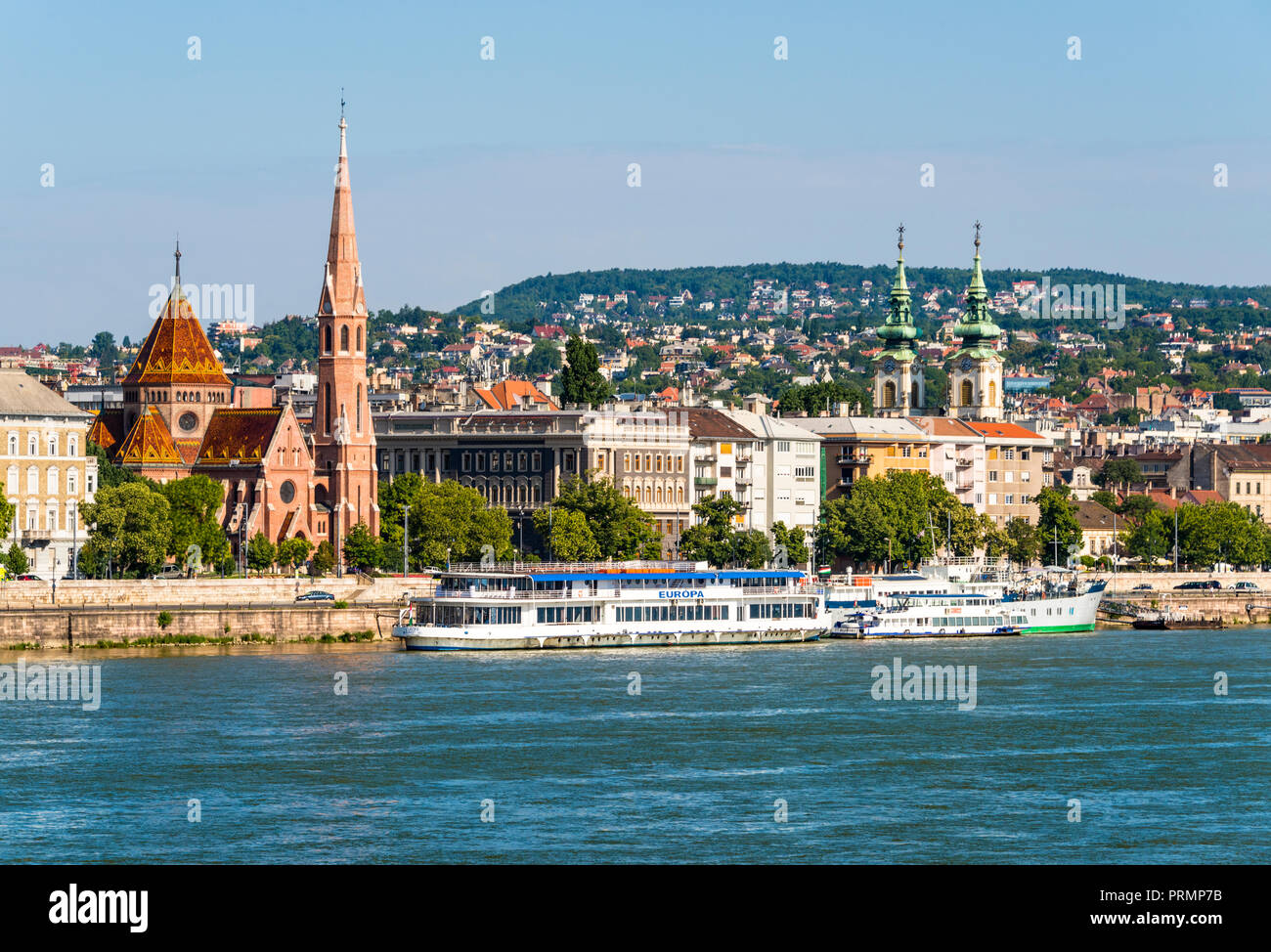 Fiume Danubio e sul lato di Buda nella luce del mattino, Budapest, Ungheria Foto Stock