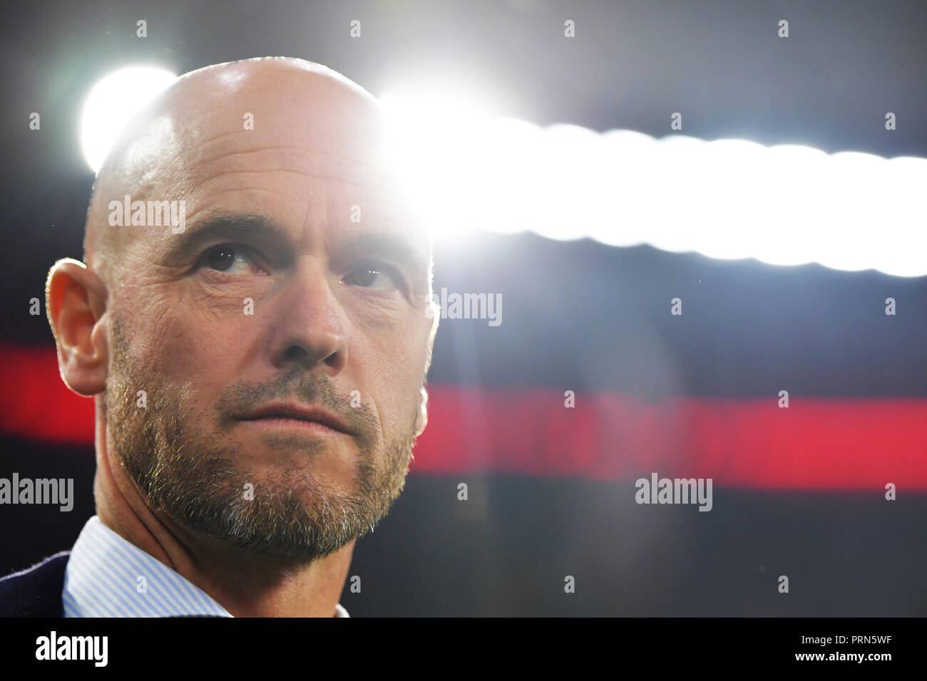 Monaco di Baviera. 01 ott 2018. Calcio: Champions League, Bayern Munich - Ajax Amsterdam, fase di gruppo, Gruppo E, seconda giornata di Allianz Arena. Coach Erik dieci Hag di Amsterdam prima di iniziare il gioco. Credito: Pietro Kneffel/dpa/Alamy Live News Foto Stock