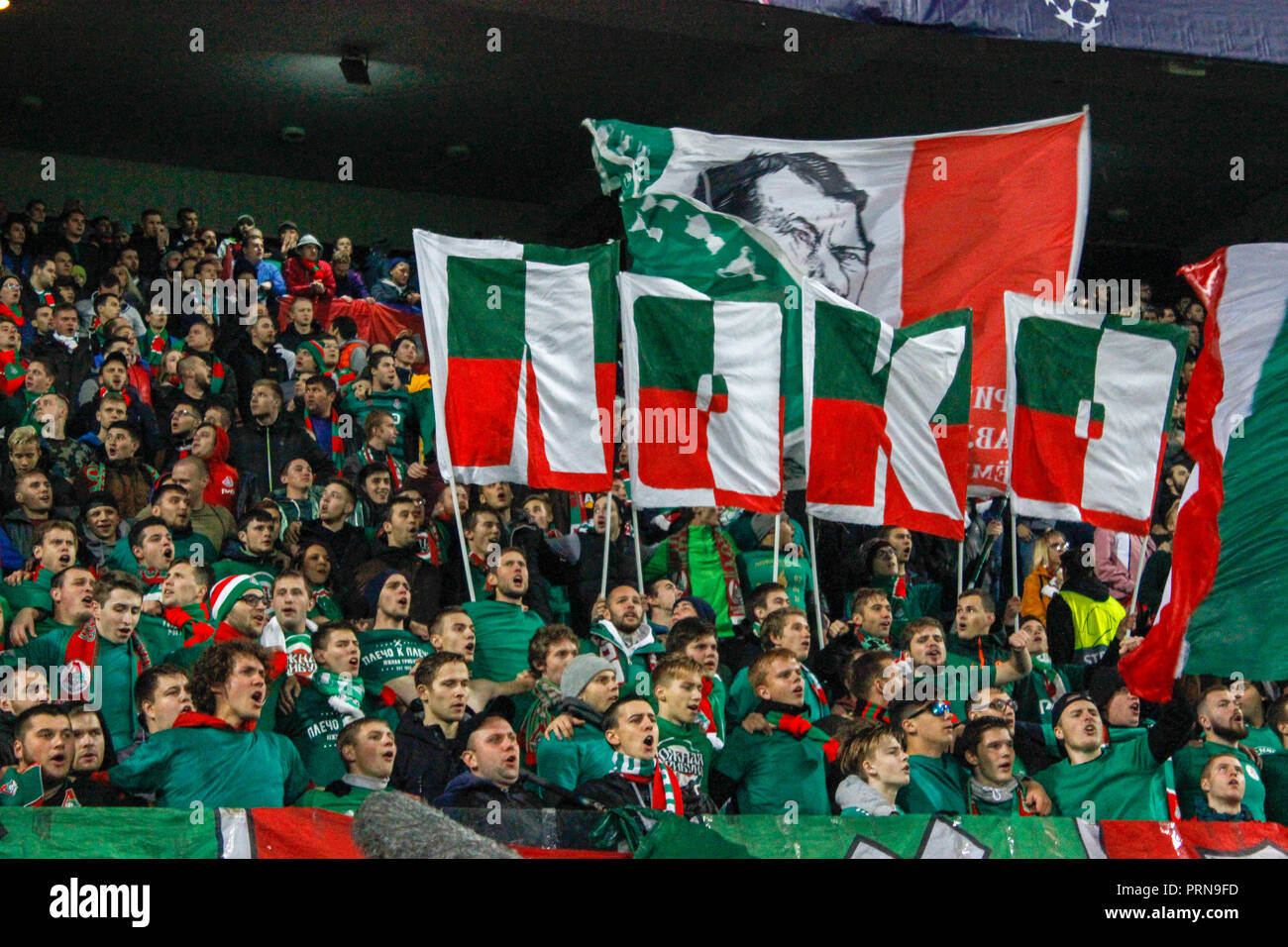Mosca, Russia. 3 Ottobre, 2018. UEFA Champions League: Lokomotiv Mosca v Schalke 04. Gli appassionati di Lokomotiv Mosca Credito: Alex Cavendish/Alamy Live News Foto Stock