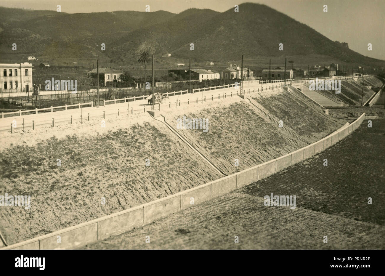 La nuova strada, Eboli, Italia degli anni cinquanta Foto Stock