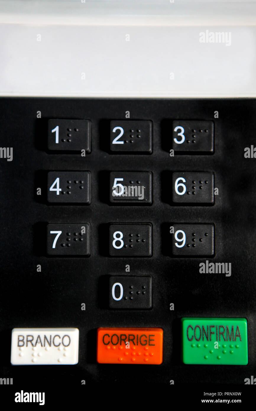 São Paulo, SP, Brasile 25-05-2012 Close-up di un urna elettronica utilizzata nelle elezioni in Brasile. Foto Stock