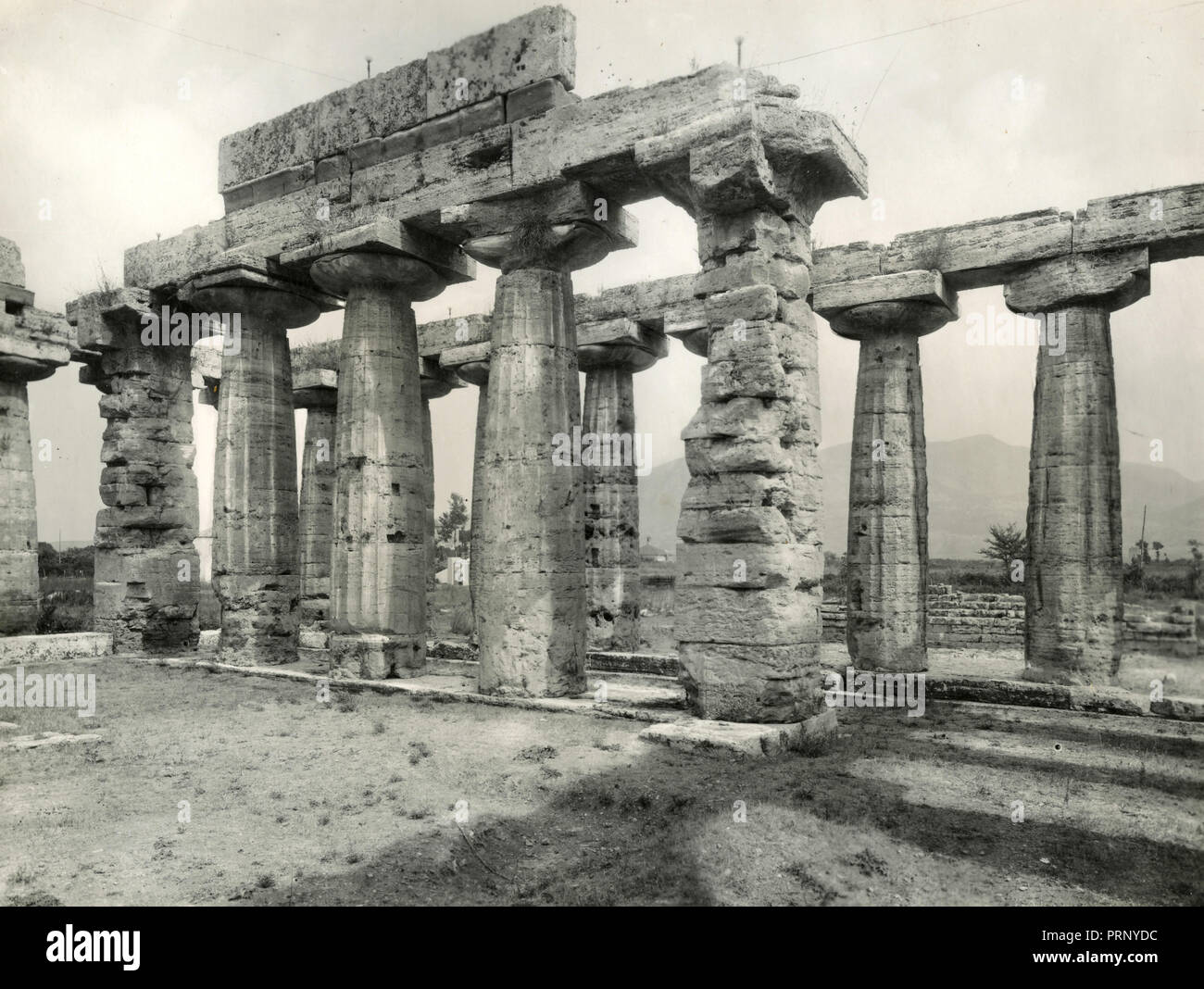 Il tempio greco, Paestum, Italia 1930 Foto Stock
