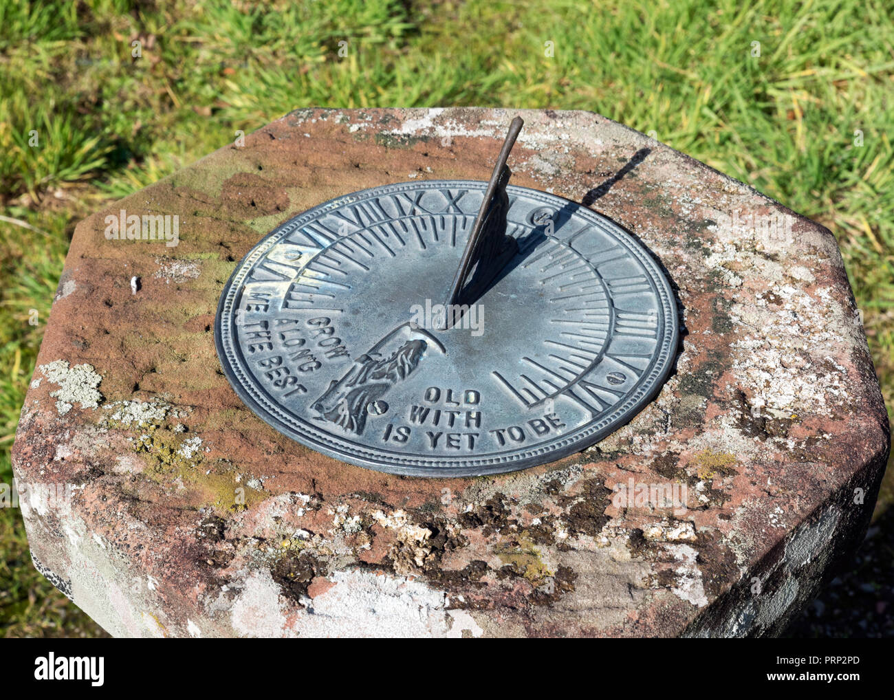 Meridiana a Muncaster Castle, Eskdale, Parco Nazionale del Distretto dei Laghi, Cumbria, Regno Unito Foto Stock