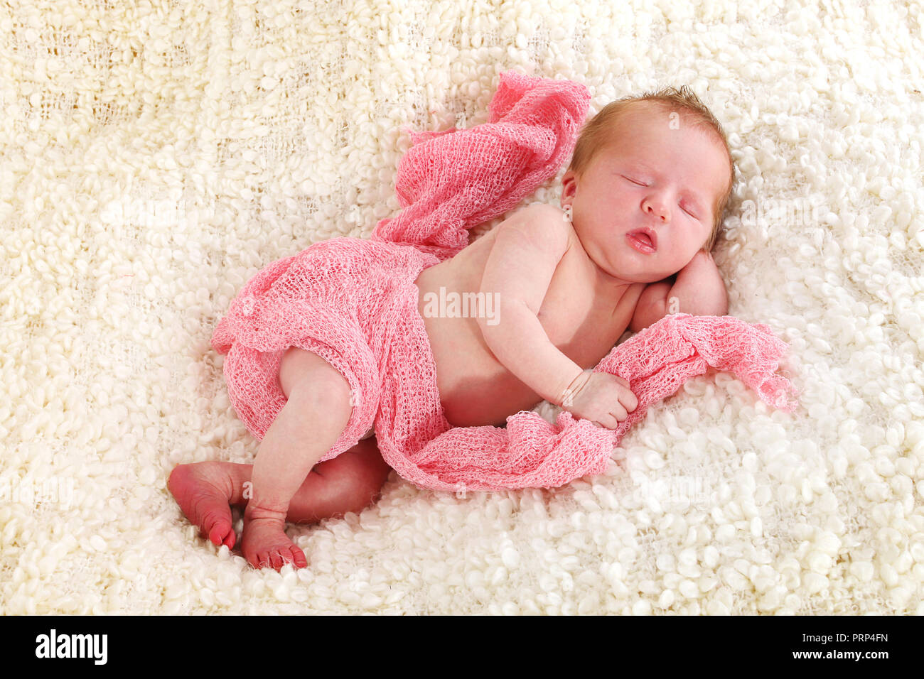 New Born Baby girl sleeping, 9 giorni Foto Stock