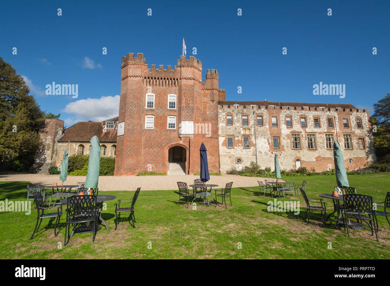 Farnham Castle Palazzo del Vescovo e il giardino nel Surrey, Regno Unito Foto Stock