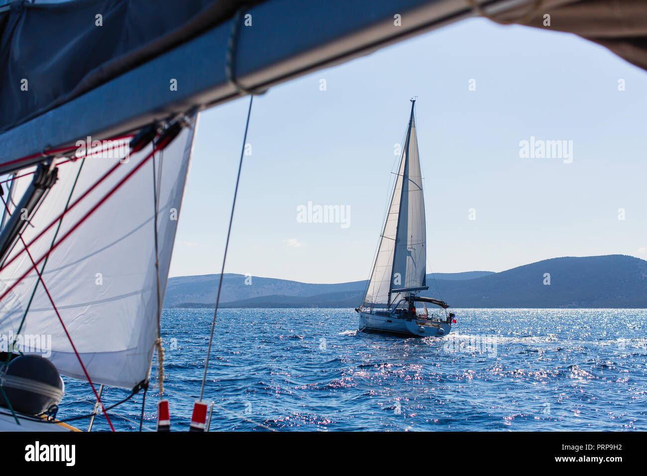 Barche a vela in mare Egeo. Barche di lusso. Foto Stock