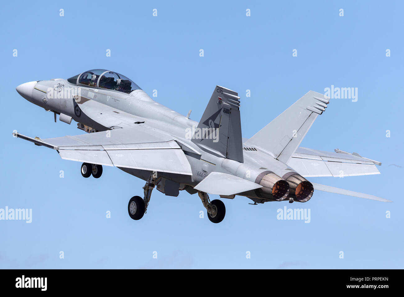 Royal Australian Air Force (RAAF) Boeing F/A-18F Super Hornet multirole fighter aircraft un44-216 basato a RAAF Amberley nel Queensland. Foto Stock