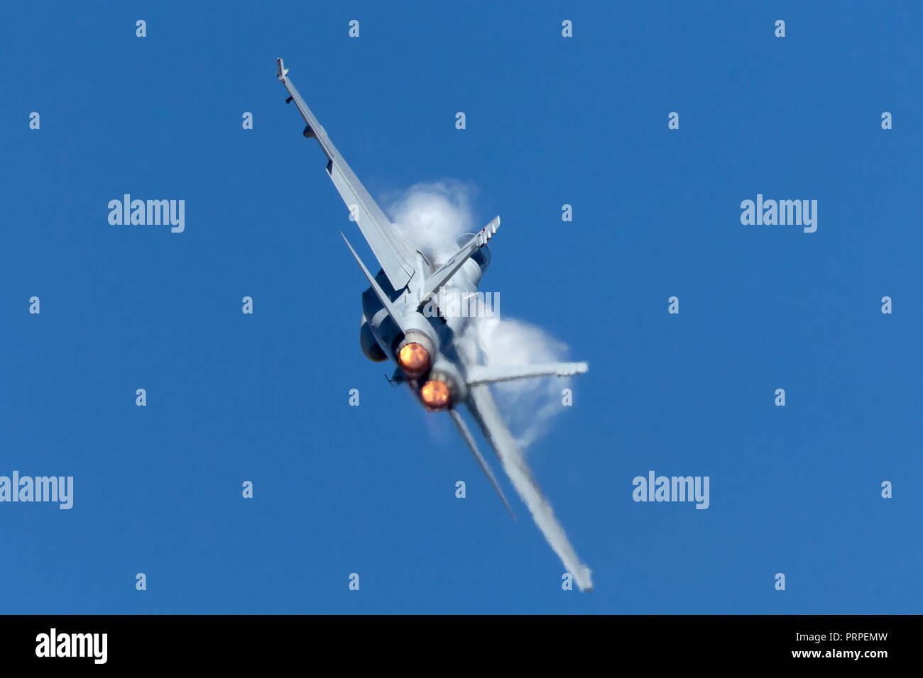 Royal Australian Air Force (RAAF) Boeing F/A-18F Super Hornet multirole fighter aircraft un44-216 basato a RAAF Amberley nel Queensland. Foto Stock