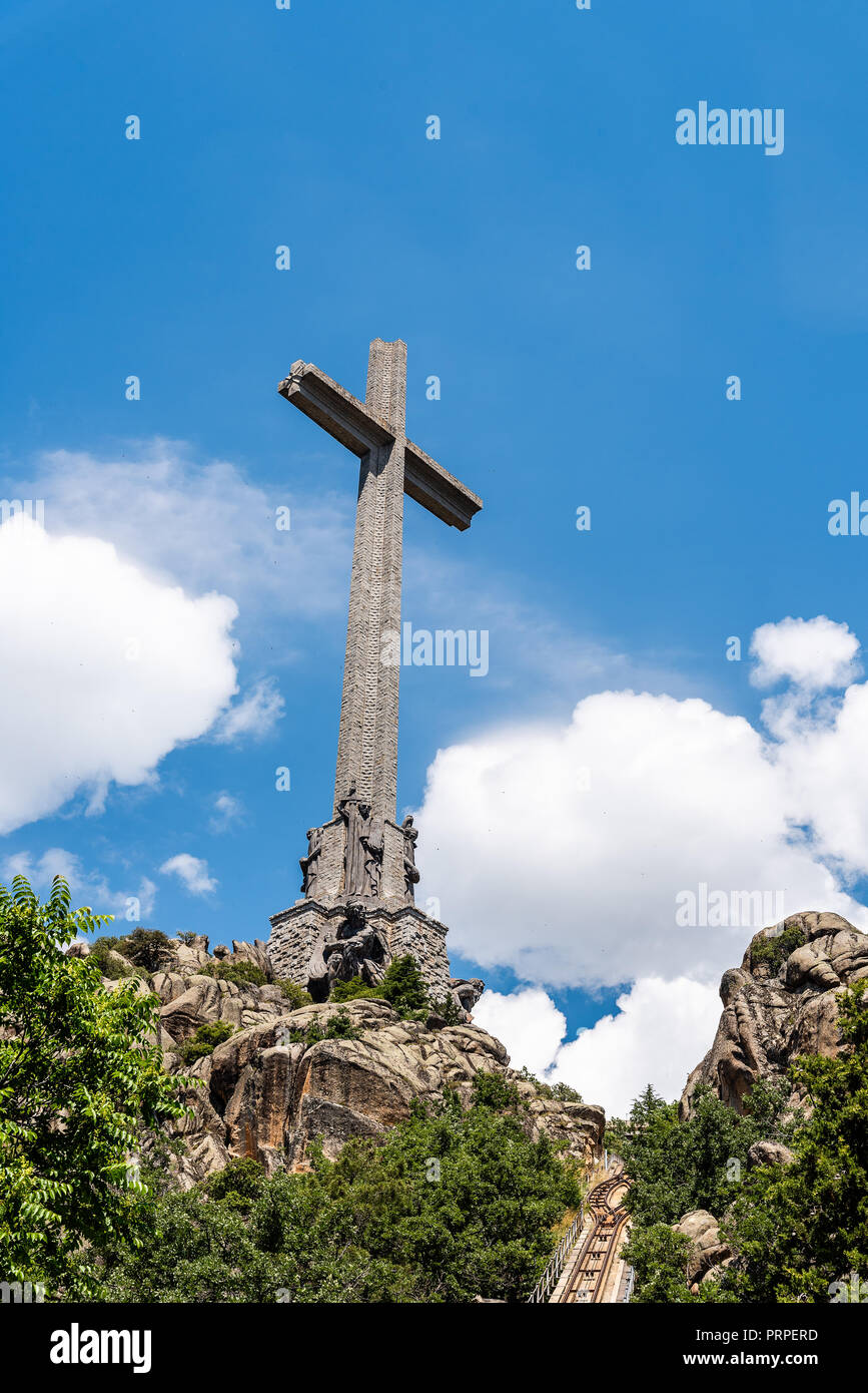 San Lorenzo de El Escorial, Spagna - Luglio 7, 2018: veduta esterna della Valle de los Caidos o la Valle dei Caduti. Fu eretto in onore di coloro che Foto Stock