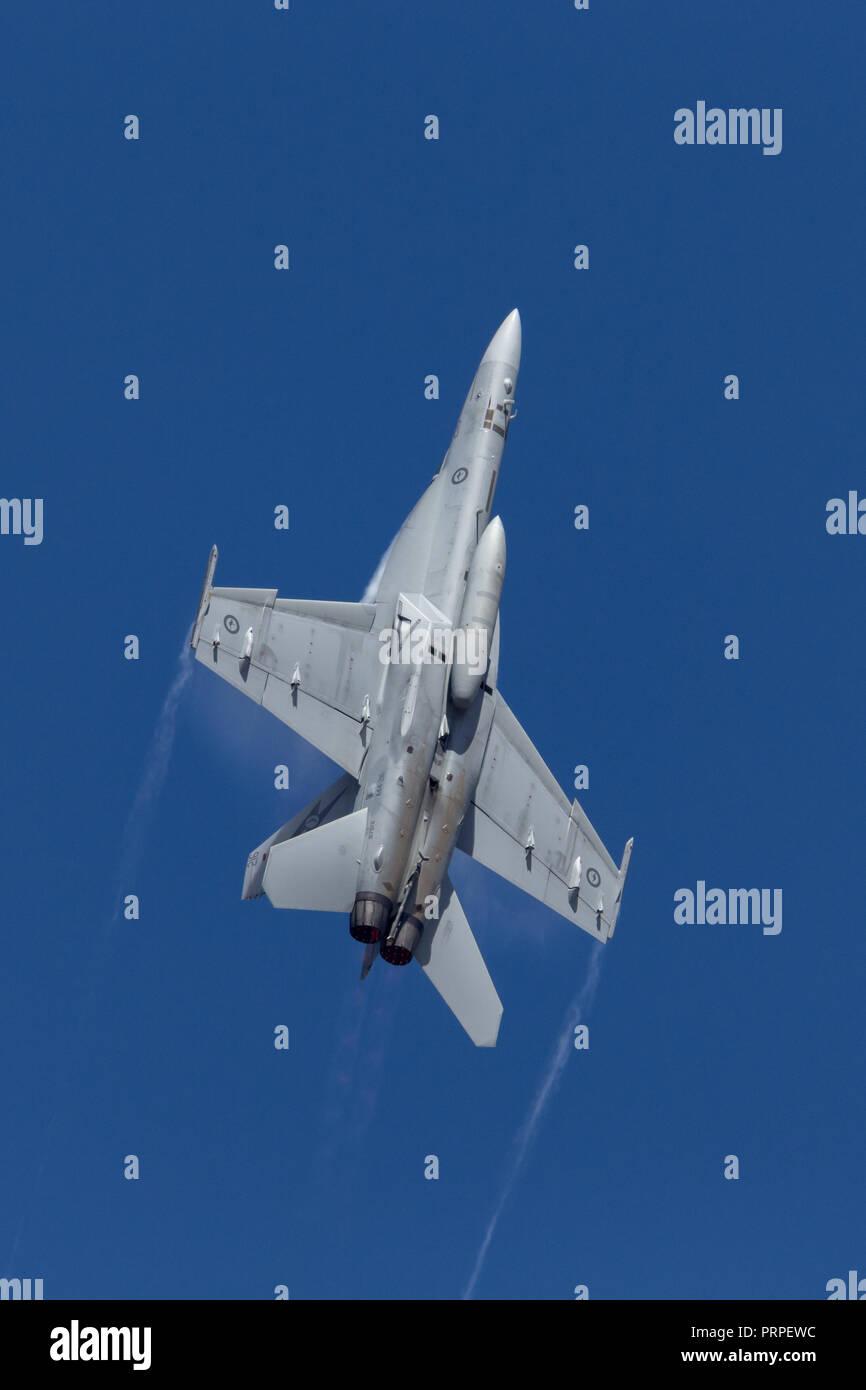 Royal Australian Air Force (RAAF) Boeing F/A-18F Super Hornet multirole fighter aircraft un44-216 basato a RAAF Amberley nel Queensland. Foto Stock