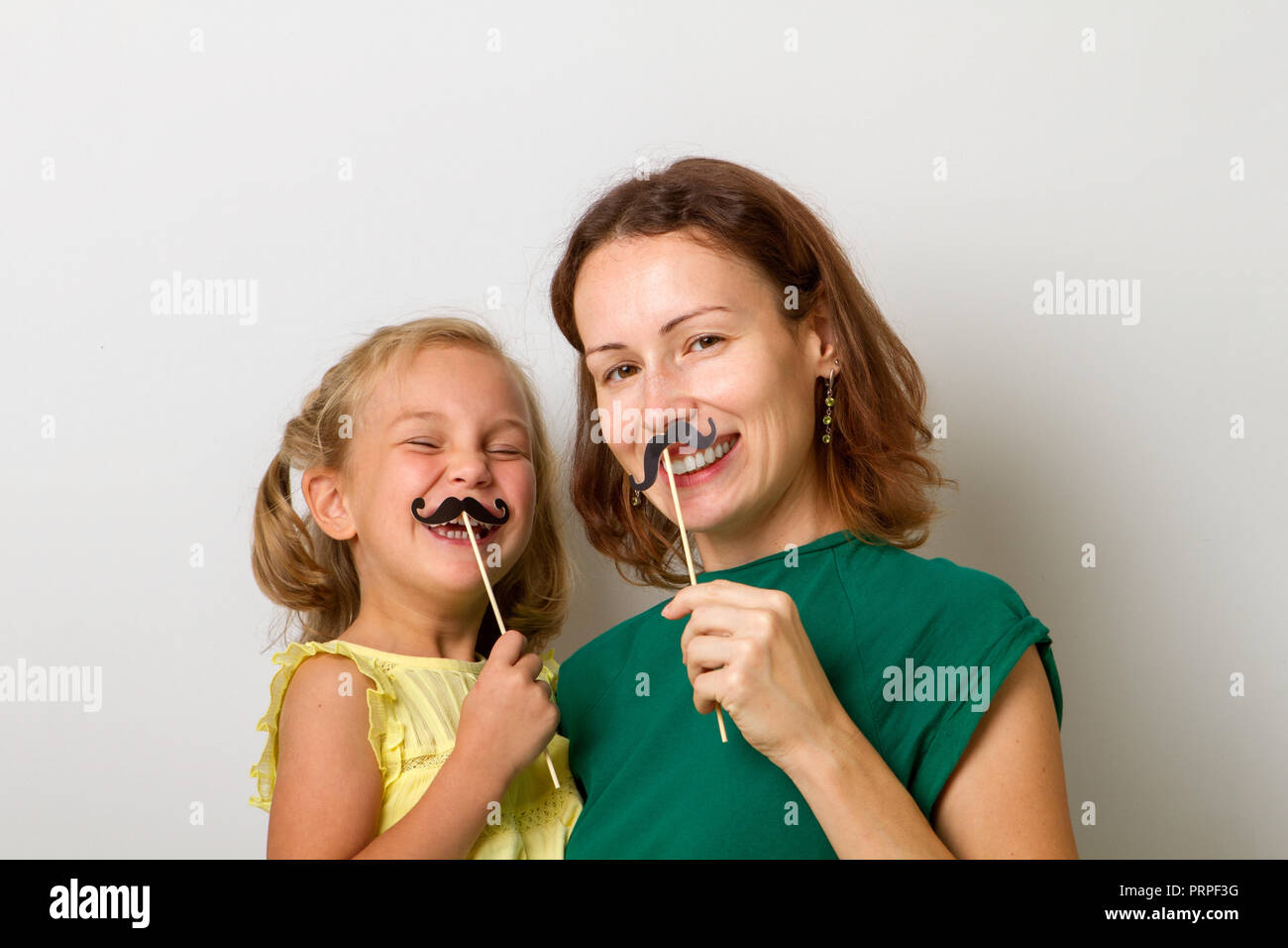 Madre scherzo immagini e fotografie stock ad alta risoluzione - Alamy