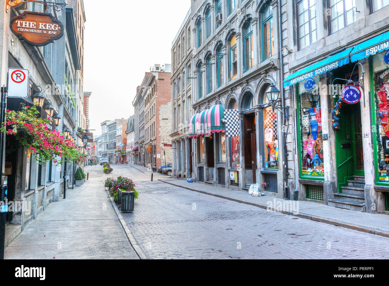 MONTREAL, Canada - 21 AGO 2012: Negozi lungo Rue Saint-Paul nella vecchia Montreal sezione di Montreal. È la strada più antica di Montreal, in Quebec, Cana Foto Stock
