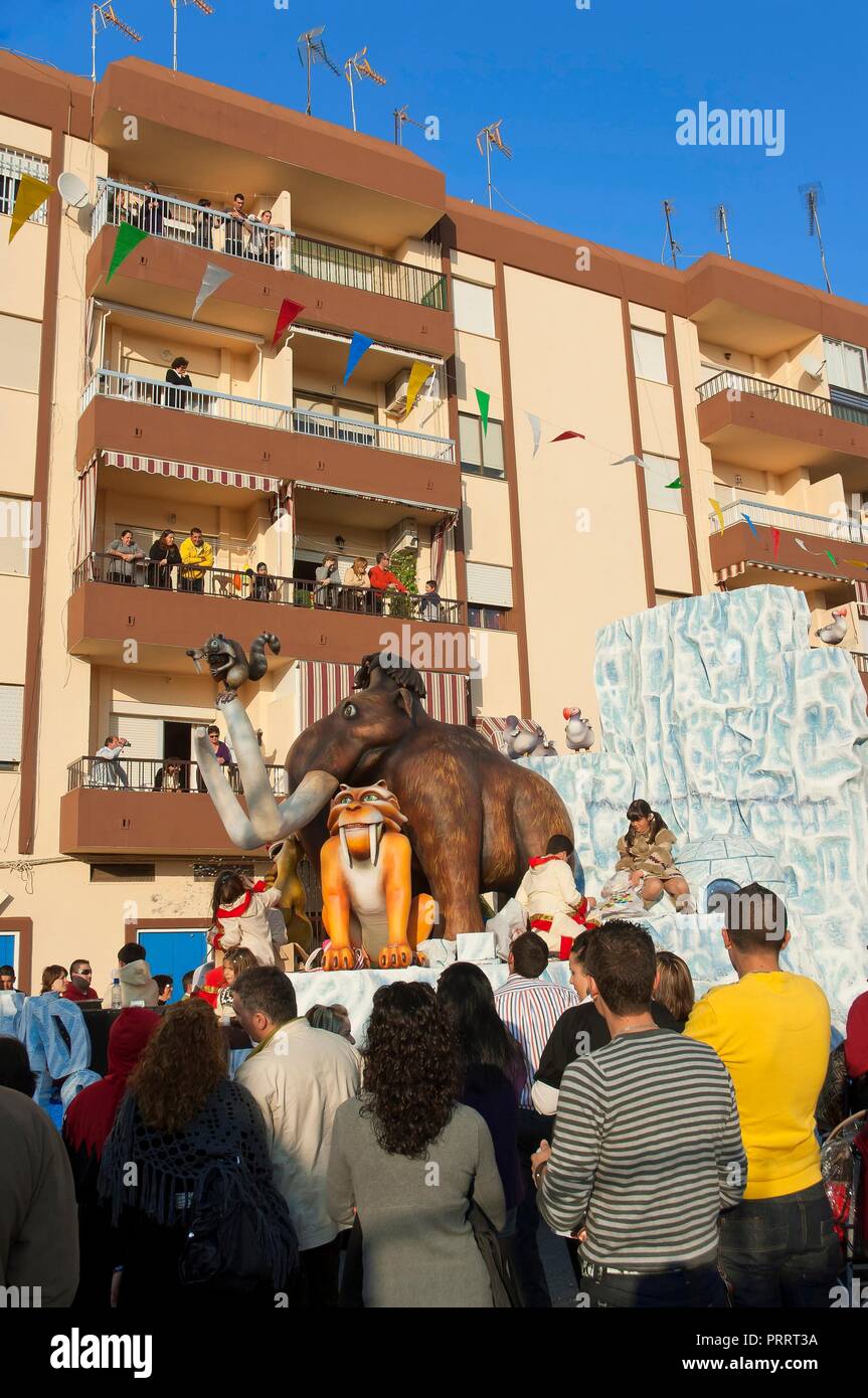 Il carnevale di flottazione, Ice Age allegoria, Isla Cristina Huelva provincia, regione dell'Andalusia, Spagna, Europa. Foto Stock