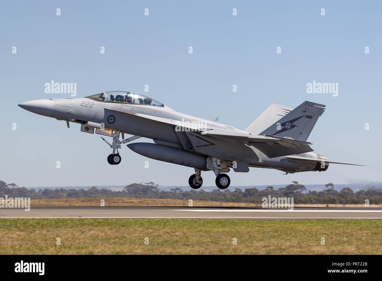 Royal Australian Air Force (RAAF) Boeing F/A-18F Super Hornet multirole fighter aircraft un44-222 basato a RAAF Amberley nel Queensland. Foto Stock