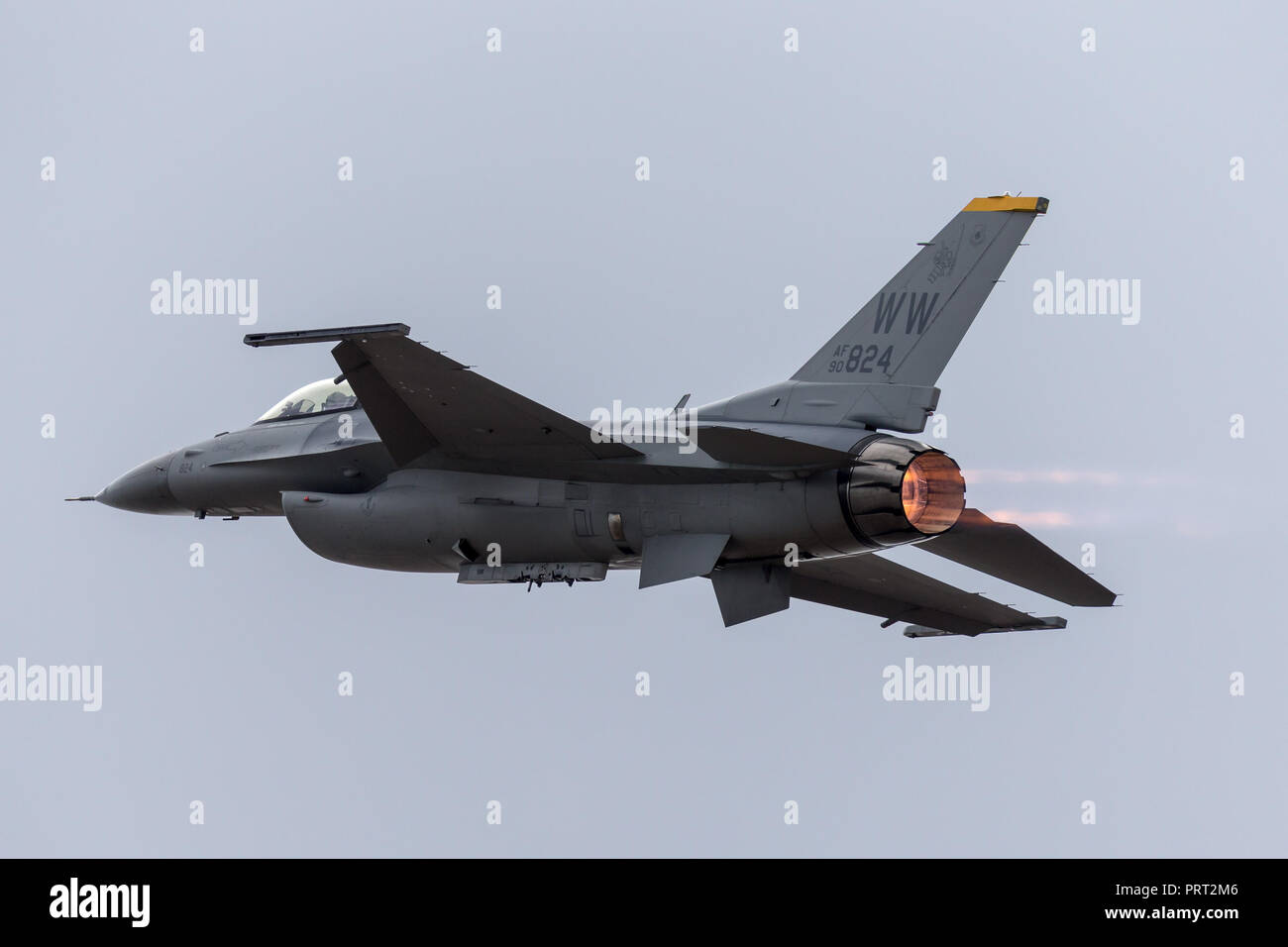 Regno Staes Air Force (USAF) Lockheed F-16CJ Fighting Falcon 90-0824 dal XIV Fighter Squadron, 35th Fighter Wing a Misawa combatté Air Base, Giappone. Foto Stock