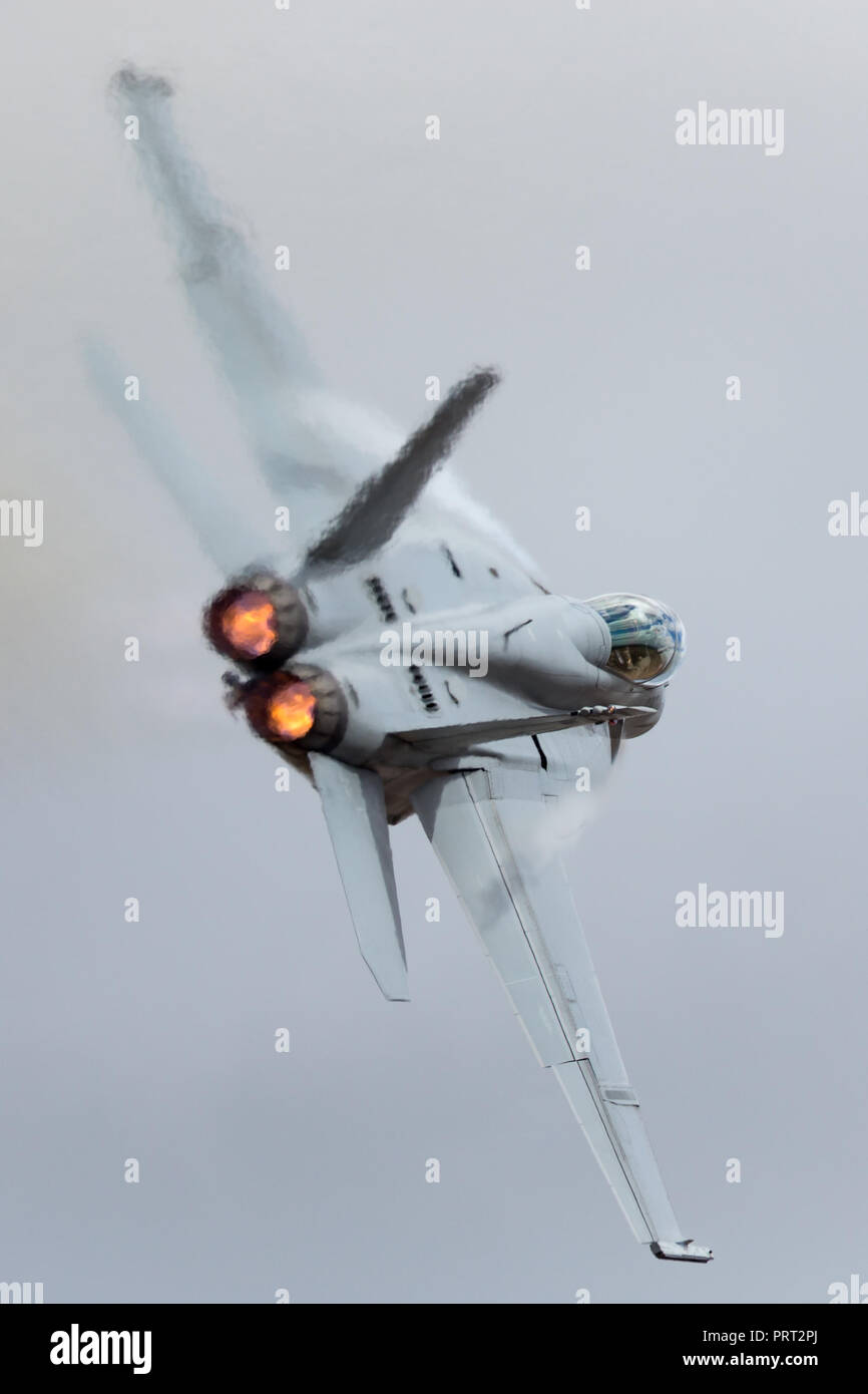 Royal Australian Air Force (RAAF) Boeing F/A-18F Super Hornet multirole fighter aircraft un44-222 basato a RAAF Amberley nel Queensland. Foto Stock