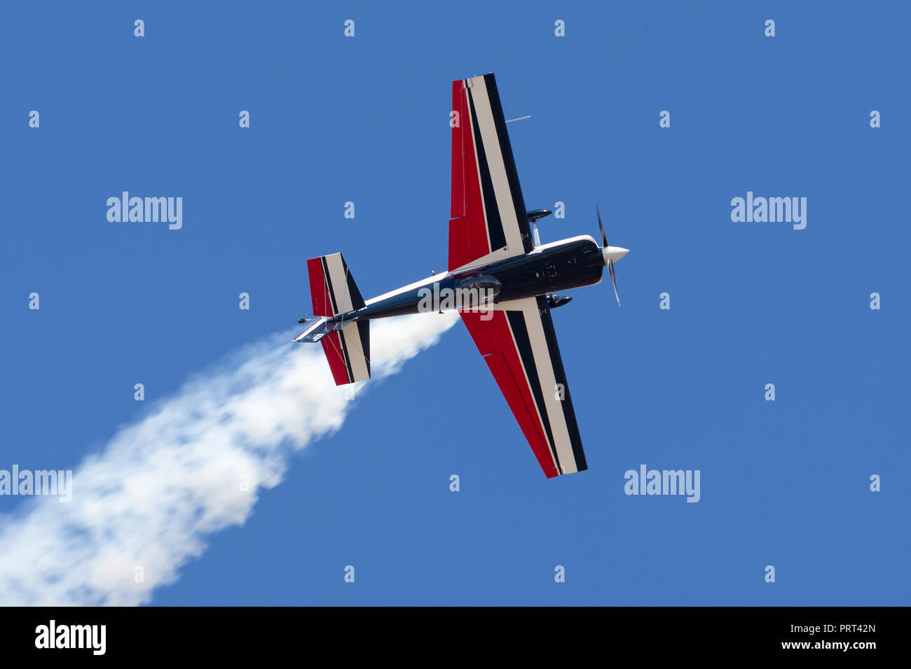 Melissa Andrzejewski battenti un bordo 540 velivolo acrobatico. Foto Stock