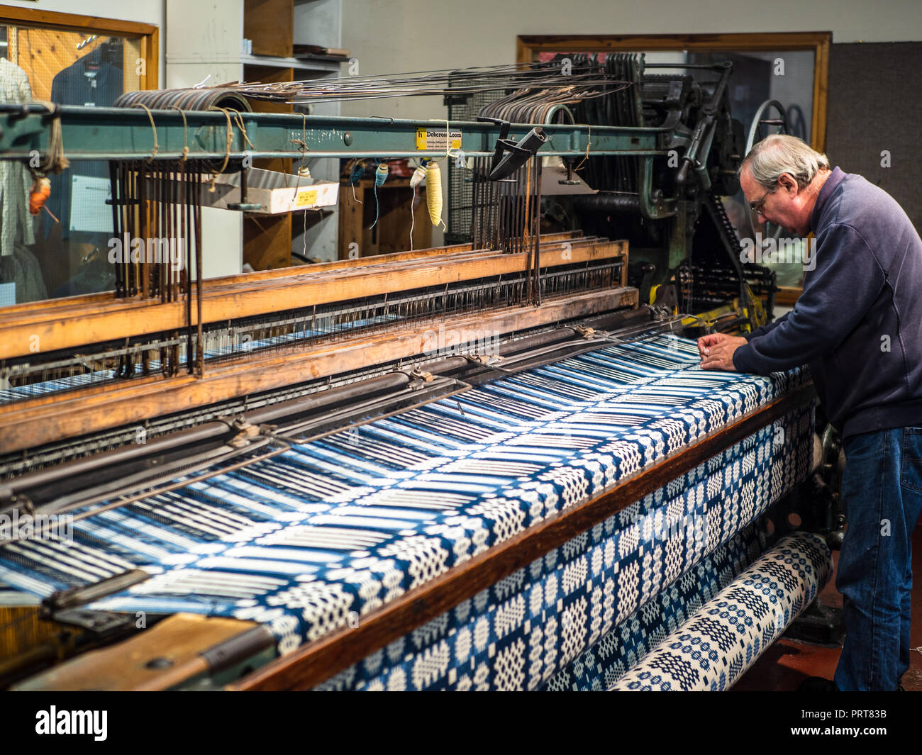 Trefriw Woollen Mills in N.Galles, uno dei rimanenti Woollen Mills ancora in produzione in Galles. Nota per tradizionali a doppio intreccio di coperte. Foto Stock