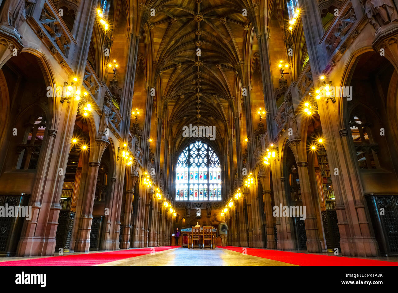 Manchester, Regno Unito - 18 Maggio 2018: John Rylands Library costruito nel 1988 da Enriqueta Rylands, sua moglie dopo Giovanni della morte, è aperto al pubblico nel 1900. Il Foto Stock