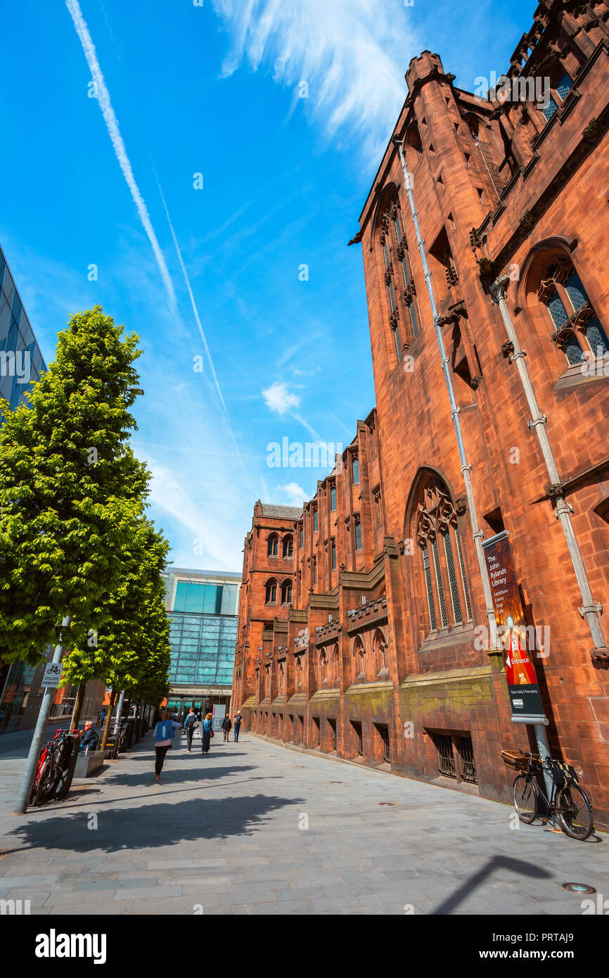 Manchester, Regno Unito - 18 Maggio 2018: John Rylands Library costruito nel 1988 da Enriqueta Rylands, sua moglie dopo Giovanni della morte, è aperto al pubblico nel 1900. Il Foto Stock