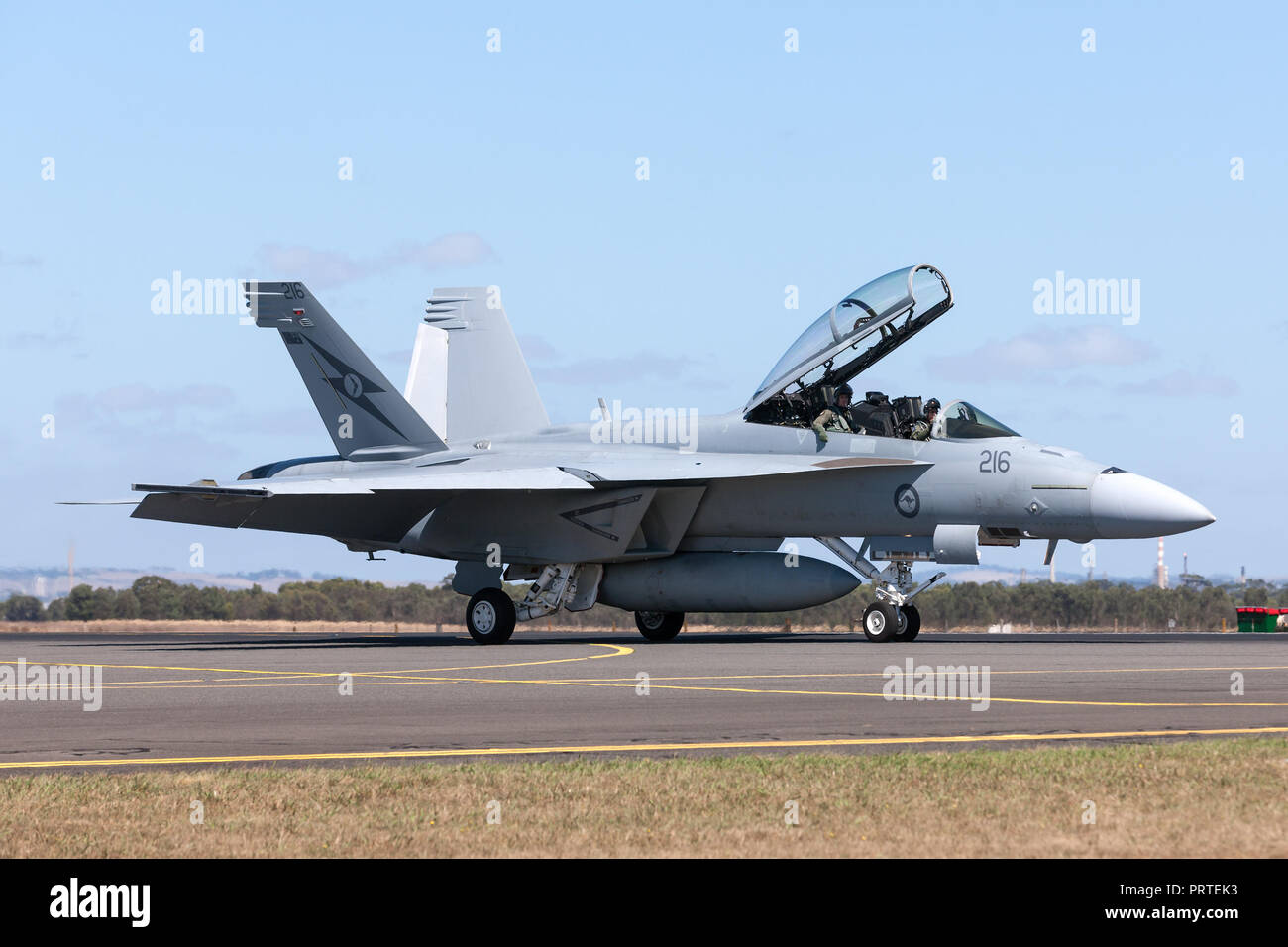 Royal Australian Air Force (RAAF) Boeing F/A-18F Super Hornet multirole fighter aircraft un44-216 basato a RAAF Amberley nel Queensland. Foto Stock