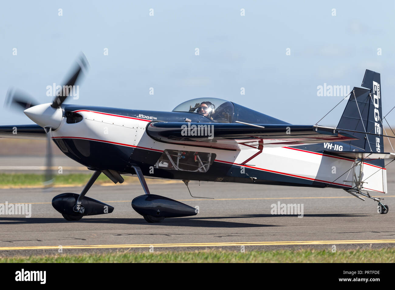 Melissa Andrzejewski battenti un bordo 540 velivolo acrobatico. Foto Stock