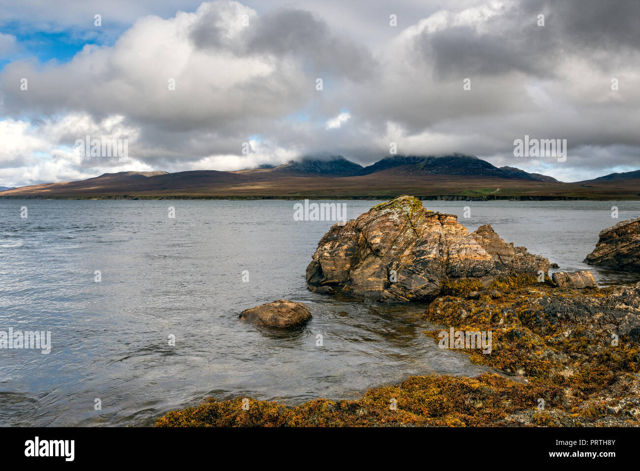 L'Isle of Jura da Bunnahabhain sull'isola di Islay Foto Stock