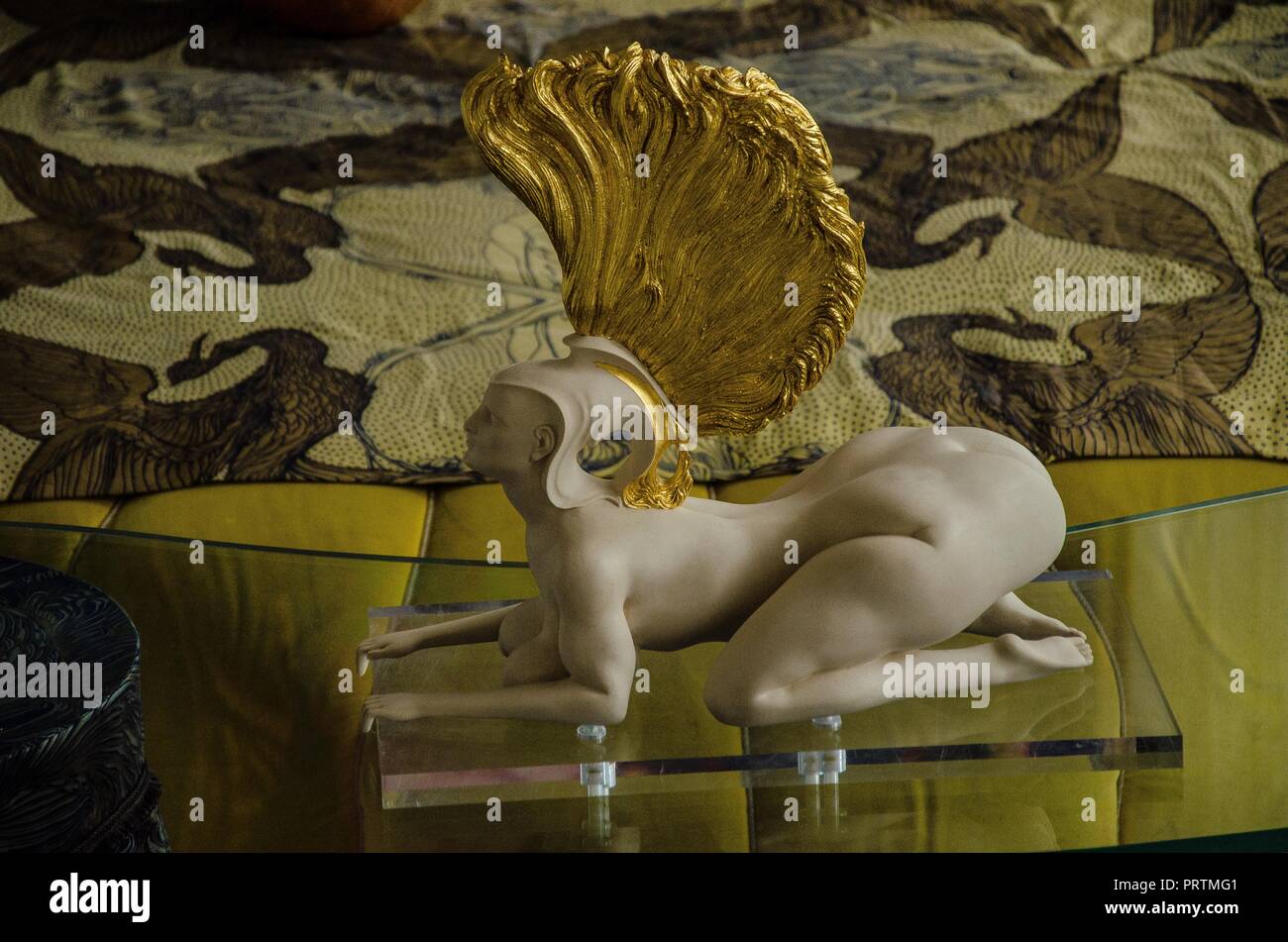 Le opere di Ernst Fuchs, uno dei principali rappresentanti della scuola viennese del Realismo Fantastico, può essere visto nella magnifica villa in stile Art Nouveau Foto Stock