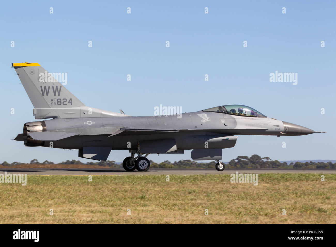 Regno Staes Air Force (USAF) Lockheed F-16CJ Fighting Falcon 90-0824 dal XIV Fighter Squadron, 35th Fighter Wing a Misawa combatté Air Base, Giappone. Foto Stock